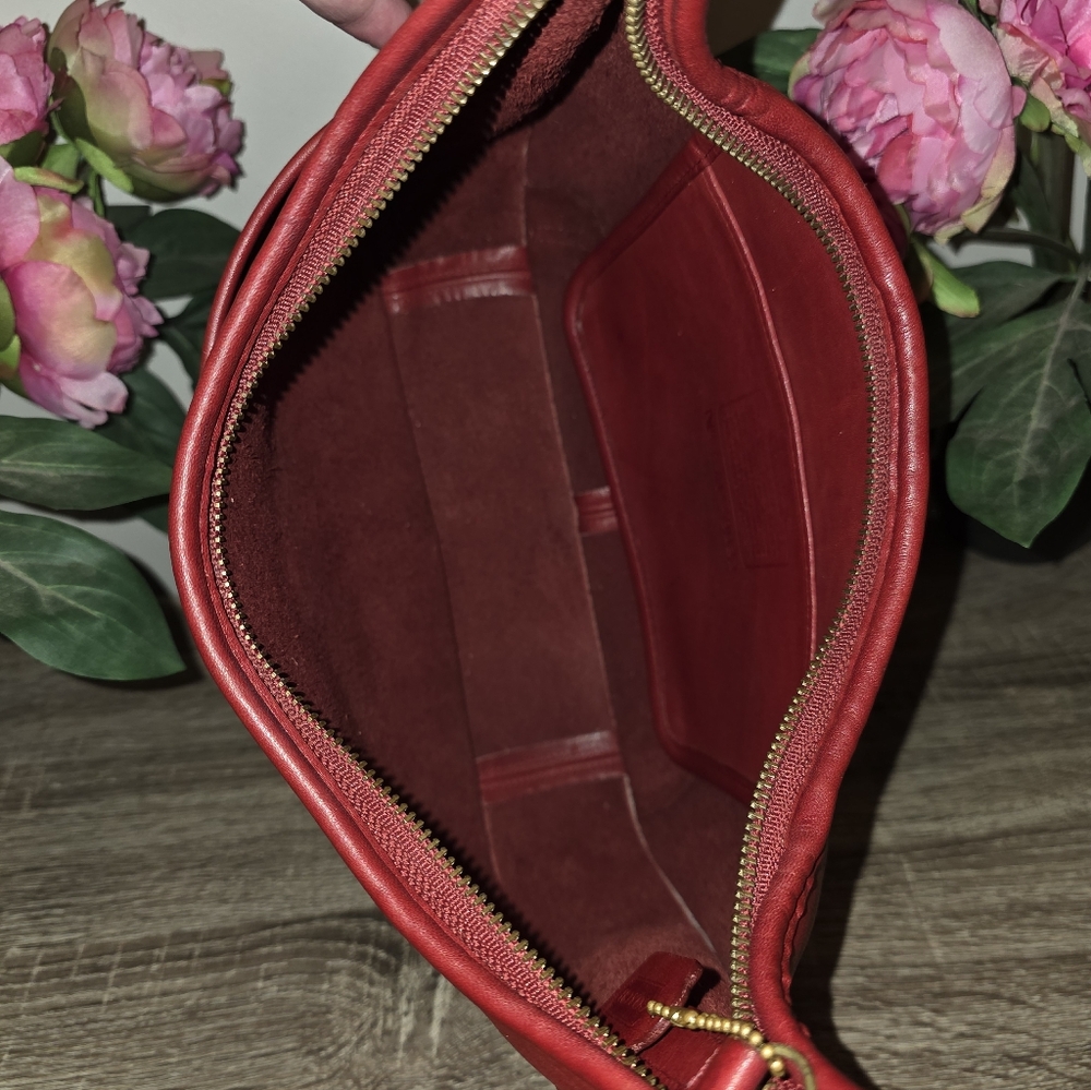 Coach 9033 ERGO Pocket ZIP  RED  EUC VINTAGE PRICE IS FIRM - Picture 11 of 16
